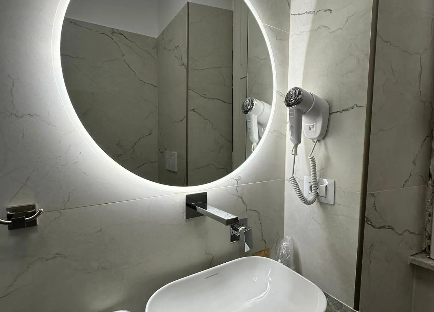Hotel Lodi Roma 2*,  Italia